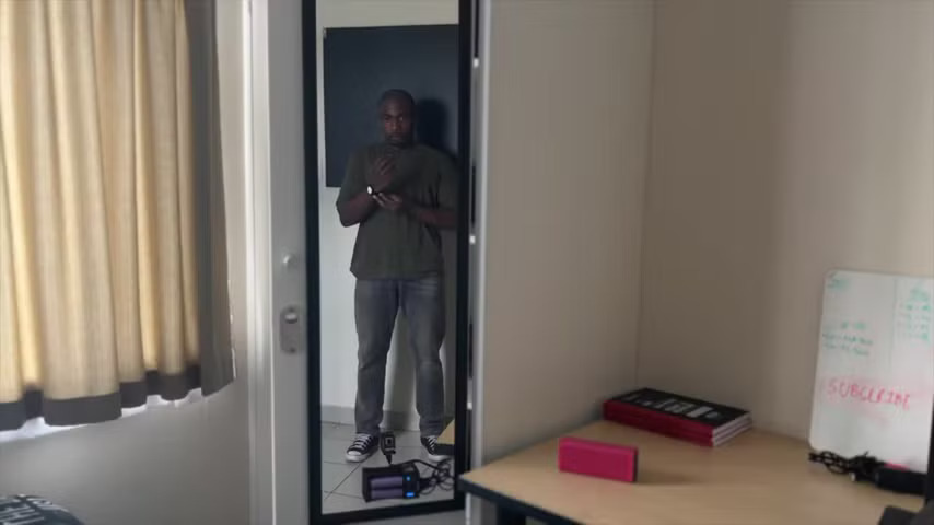 this-diy-ai-enhanced mirror1 آینه هوشمند