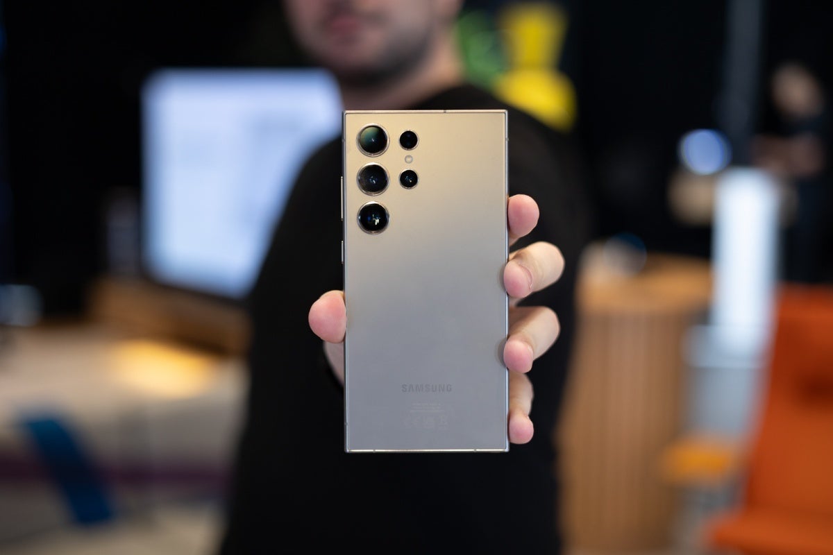 Samsung-Galaxy-S24-Ultra-review سامسونگ تفاوتهای اصلی بین گلکسی اس ۲۶ و گلکسی اس ۲۶ اوالترا را مشخص کرد - نیعان مگ