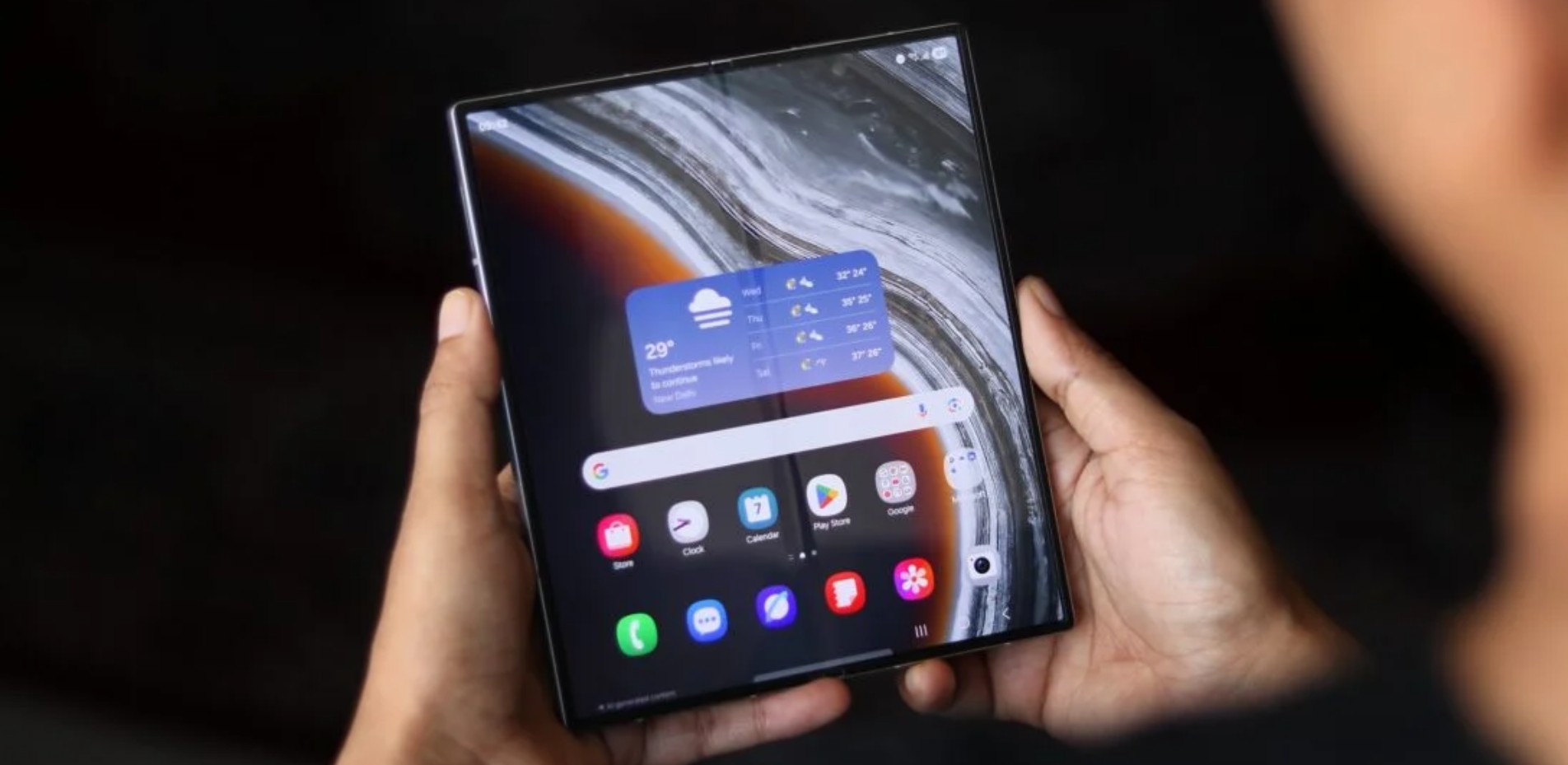 galaxy-z-fold-7-bezels-could-be-thinner گلکسی زد فولد 7
