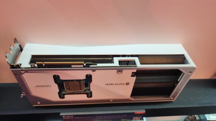 Gigabyte Displays Stealthy AORUS RTX 5090 Stealth ICE GPU--1 گیگابایت کارت گرافیک Stealthy AORUS RTX 5090 Stealth ICE را به نمایش گذاشت