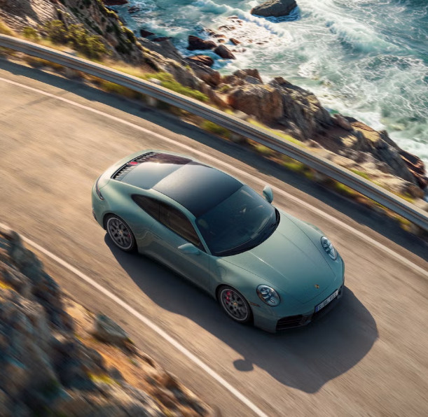 2026 Porsche 911 car نسخههای 4S پورشه ۹۱۱ مدل ۲۰۲۶، سیستم چهارچرخ محرک (AWD) را دوباره به میدان بازمیگردانند - نیعان مگ