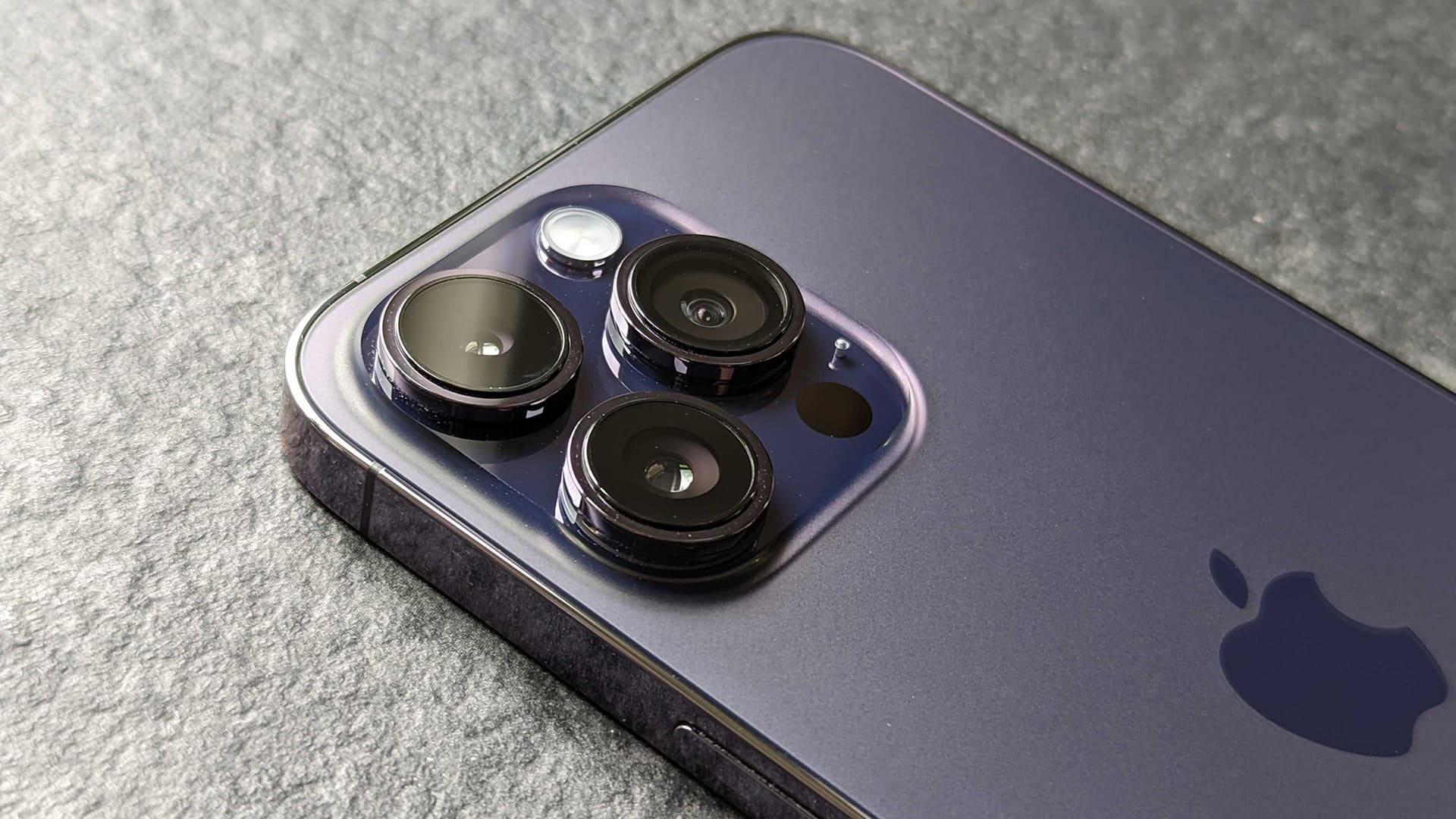 iphone-16-pro-max-durability-test تست مقاومت آیفون 16 پرو مکس