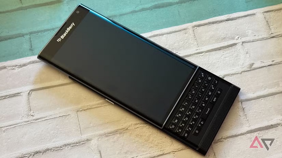 Id love a new BlackBerry but you cant go home again1- بازگشت گوشی بلک بری به چیزی بیش از نوستالژی نیاز دارد