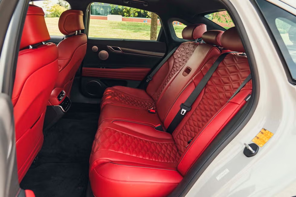 15 تصاویر دیدنی از کابین لوکس و مدرن جنسیس G80 2025 - نیعان مگ