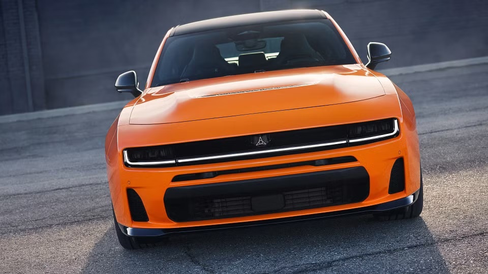 Dodge Charger adds twin-turbo six-cylinder petrol power to EV range1 دوج چارجر