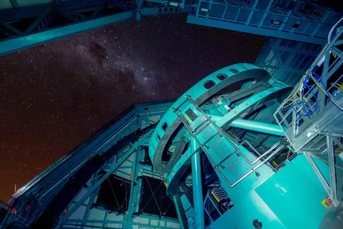 انفجارهای سریع‌تر از نور چگونه می‌توانند اسرار کیهان را آشکار کنند - نیعان مگ