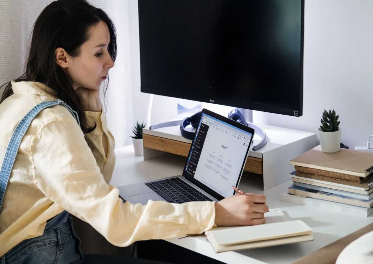 chatGPT age vertification system سیستم تأیید سن ChatGPT برای نوجوانان