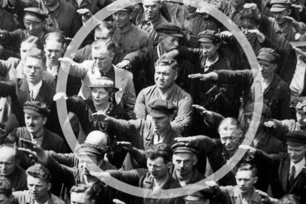 داستان مردی که در میان جمع به هیتلر سلام نظامی نداد - نیعان مگ