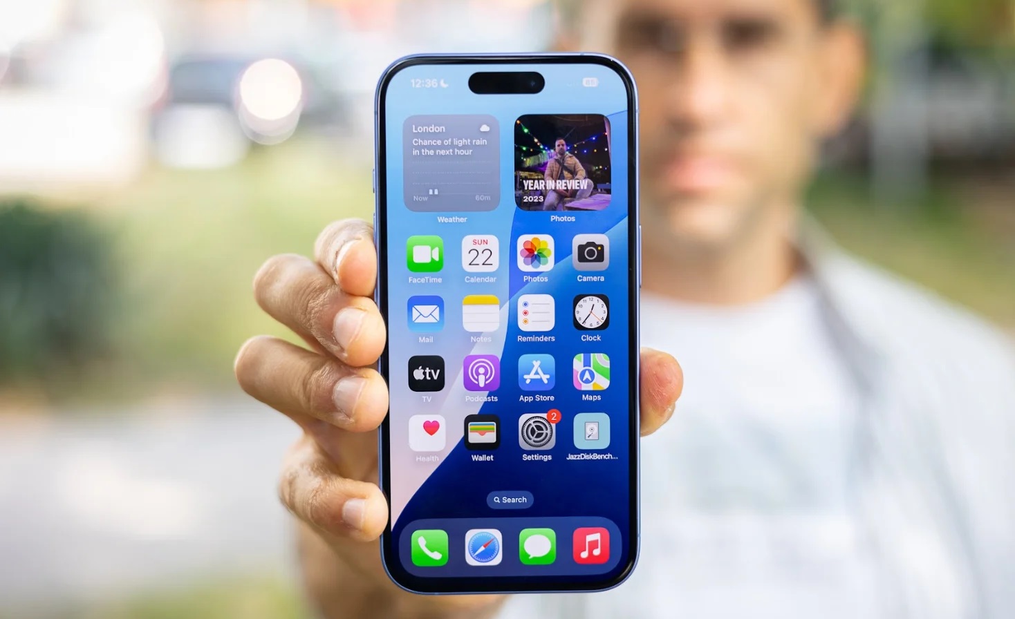 The iPhone 17e wont be as good as the iPhone 16eG شایعه: آیفون 17e به خوبی آیفون 16e نخواهد بود - نیعان مگ