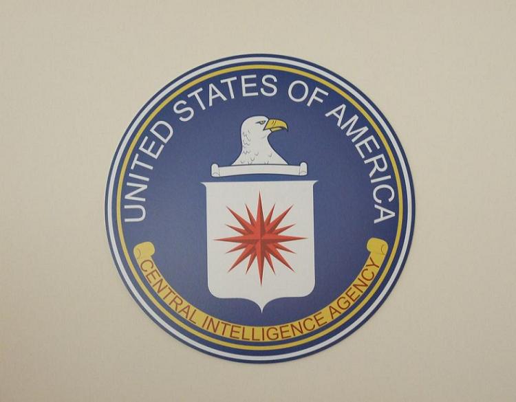 true-conspiracies-cia-seal چهار تئوری توطئه که کاملاً حقیقت داشتند - نیعان مگ