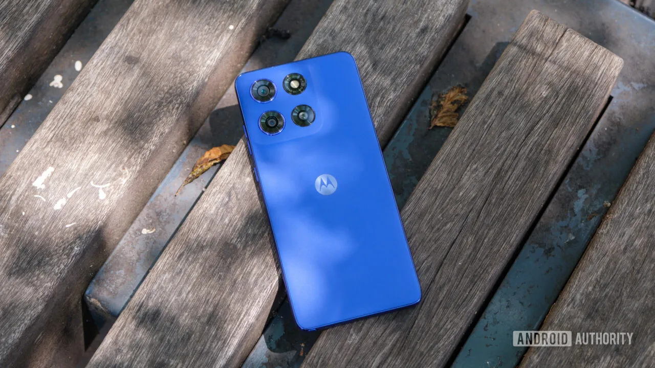 Motorola-Moto-G-Stylus-2025-rear-panel-1280w-720hjpg ۵ برند گوشی بهتر از سامسونگ - نیعان مگ