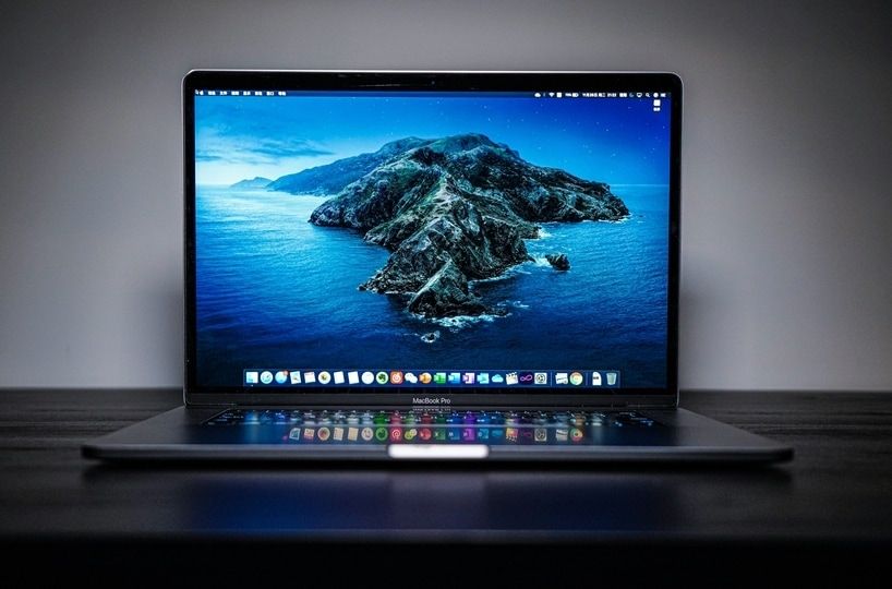 32992 مکبوکهای جدید اپل مجهز به نمایشگر لمسی OLED و FACE ID خواهد بود - نیعان مگ