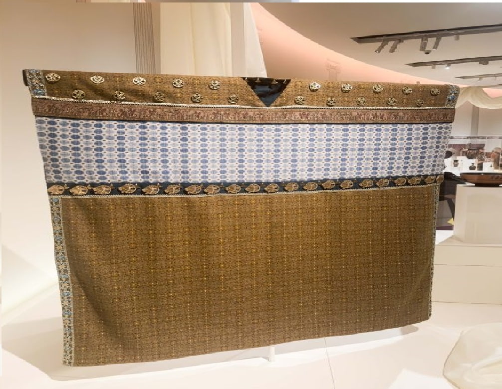 1 1 چگونه لباسهای سلطنتی هخامنشی قدرت و شکوه را به نمایش میگذاشتند؟ - نیعان مگ