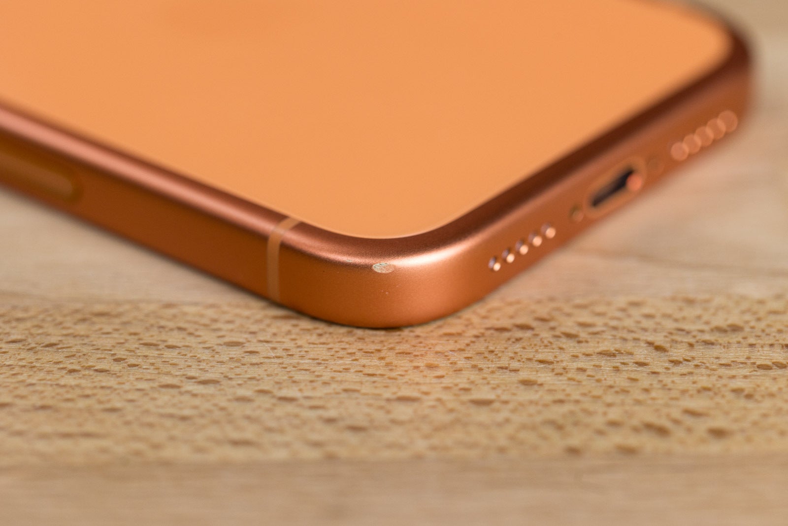 1000011185 آلومینیوم نرم به کار رفته در آیفون ۱۷ پرو مشکل جدی دوام دارد - نیعان مگ