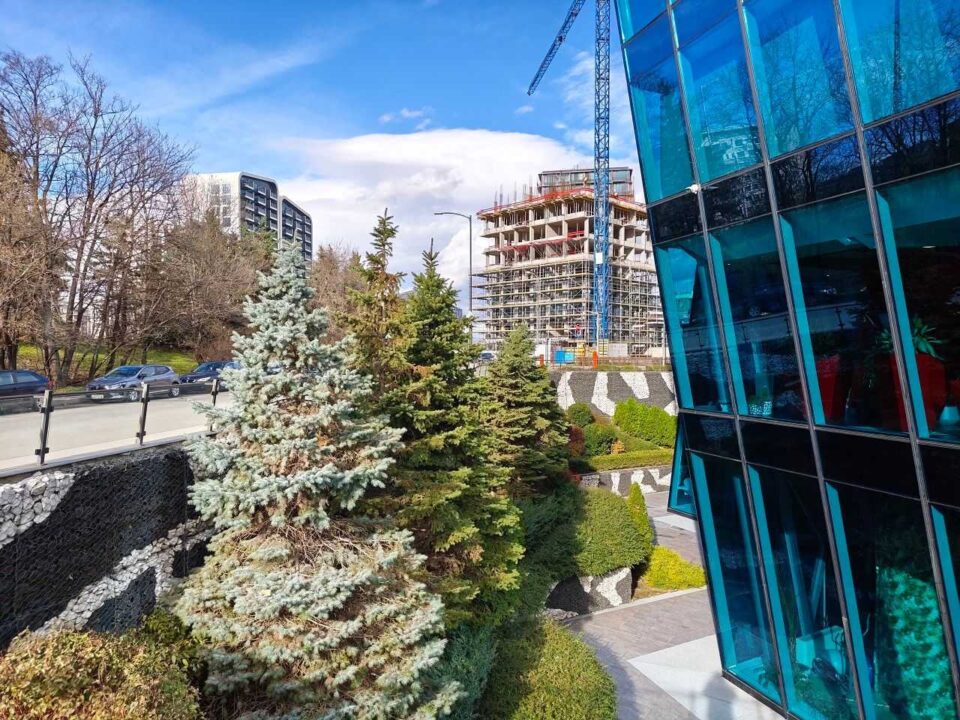 2gsmarena_078 بررسی گوشی پوکو F8 پرو - نیعان مگ