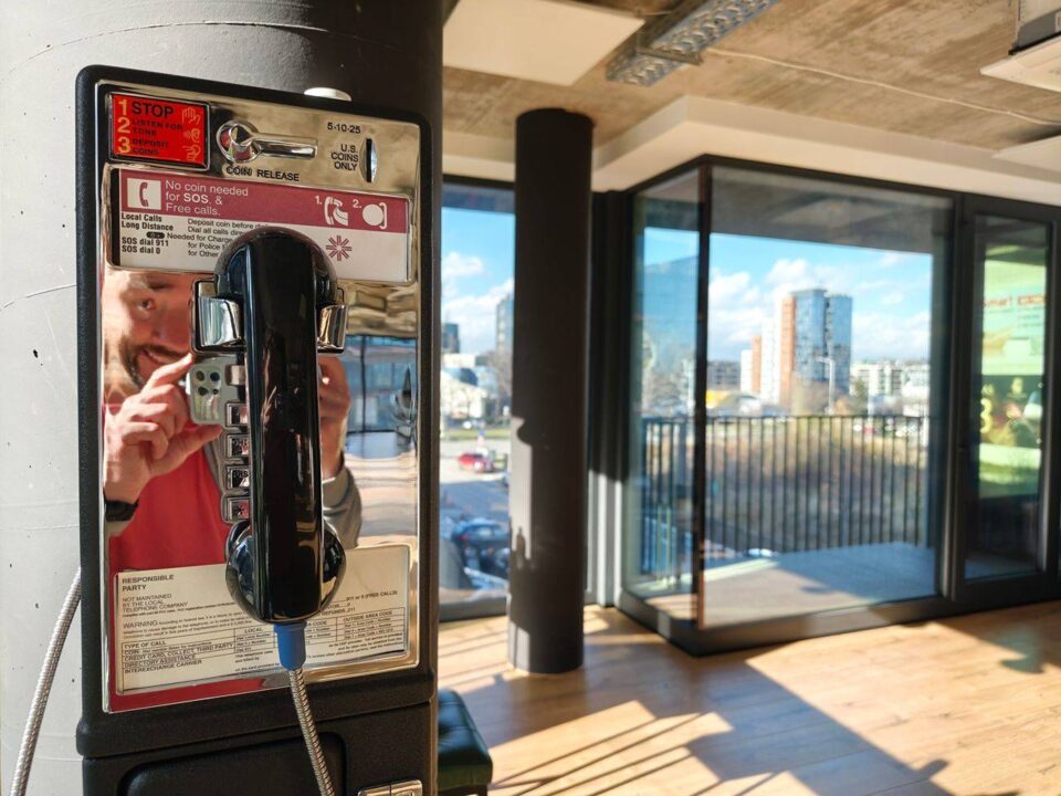 14gsmarena_090 بررسی گوشی پوکو F8 پرو - نیعان مگ