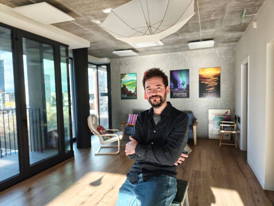 16gsmarena_102 بررسی گوشی پوکو F8 پرو - نیعان مگ