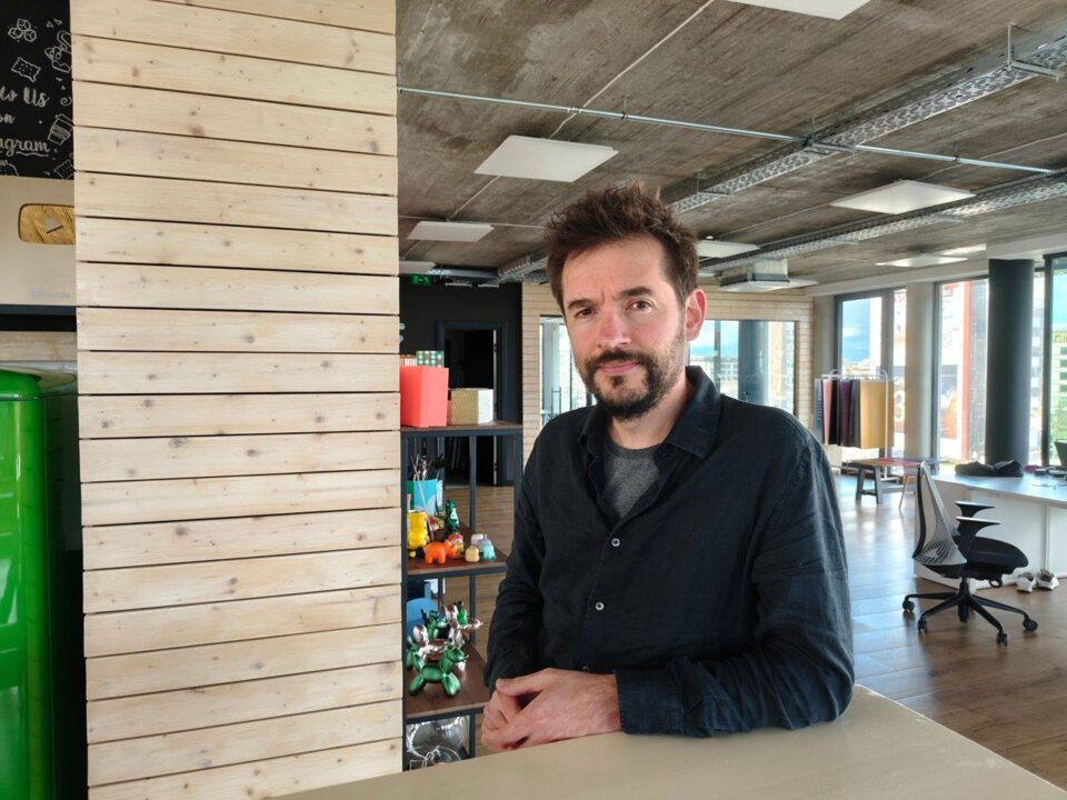 19gsmarena_111 بررسی گوشی پوکو F8 پرو - نیعان مگ