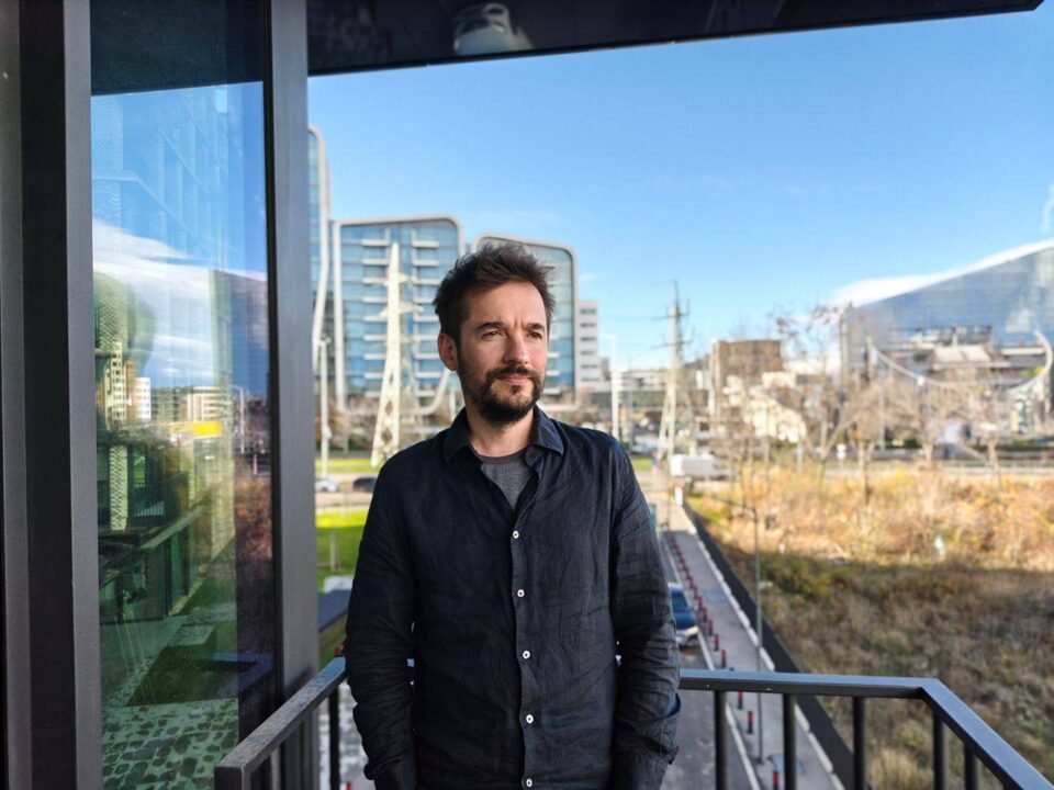 22gsmarena_120 بررسی گوشی پوکو F8 پرو - نیعان مگ