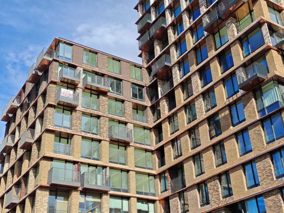 26gsmarena_026 بررسی گوشی پوکو F8 پرو - نیعان مگ