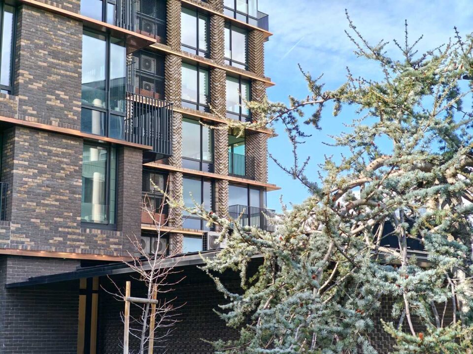 41gsmarena_006 بررسی گوشی پوکو F8 پرو - نیعان مگ