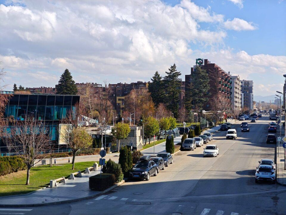 44gsmarena_009 بررسی گوشی پوکو F8 پرو - نیعان مگ