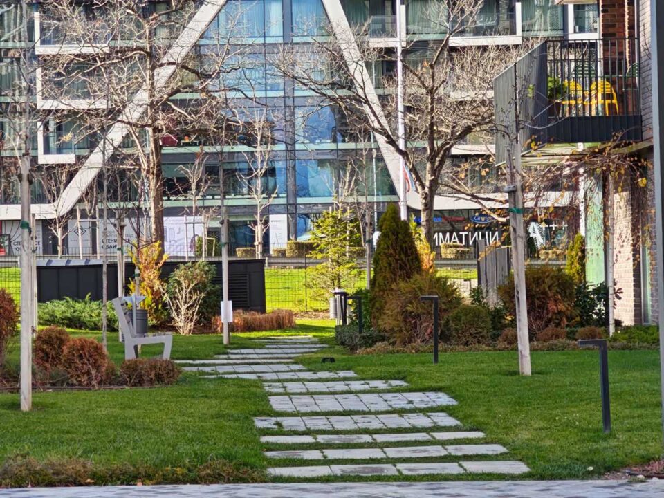 55gsmarena_049 بررسی گوشی پوکو F8 پرو - نیعان مگ