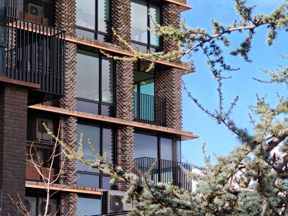 56gsmarena_050 بررسی گوشی پوکو F8 پرو - نیعان مگ