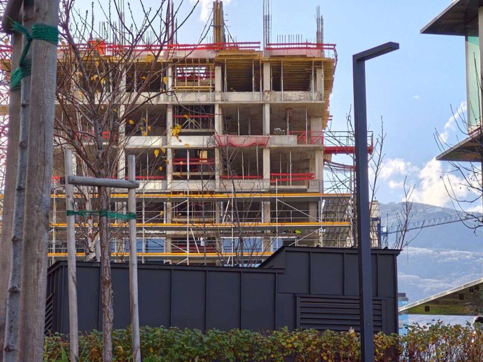 58gsmarena_052 بررسی گوشی پوکو F8 پرو - نیعان مگ