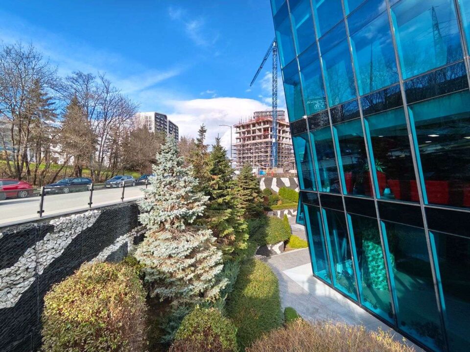 67gsmarena_131 بررسی گوشی پوکو F8 پرو - نیعان مگ