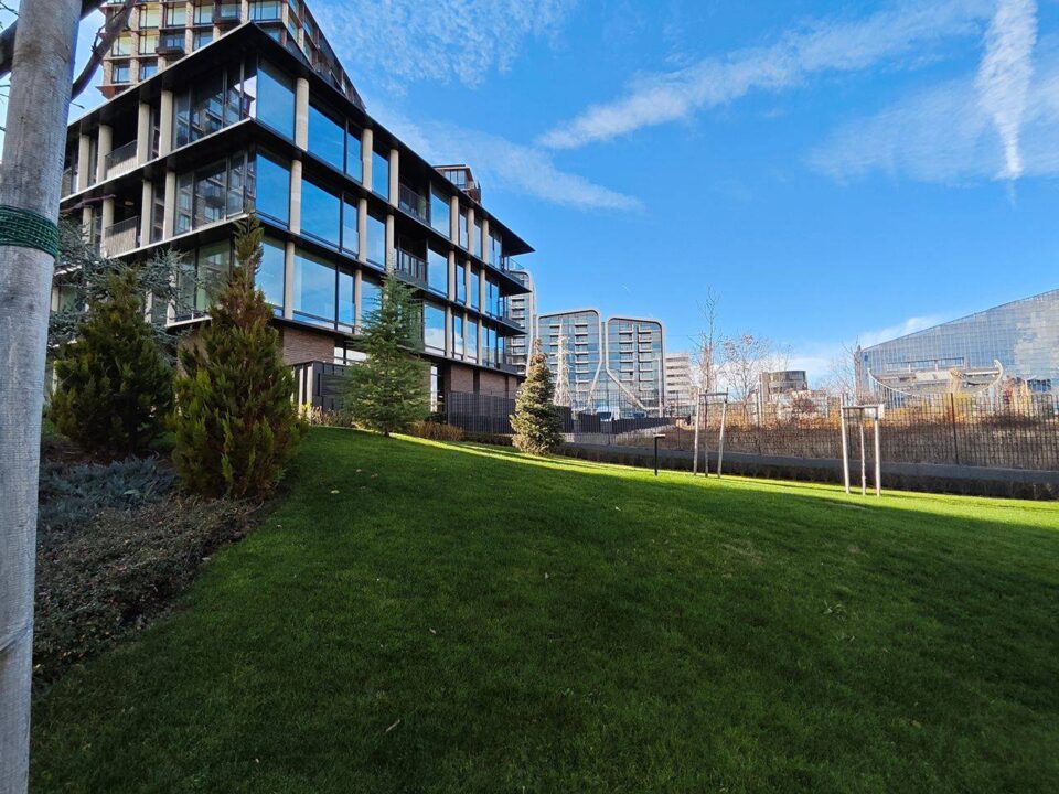 70gsmarena_135 بررسی گوشی پوکو F8 پرو - نیعان مگ