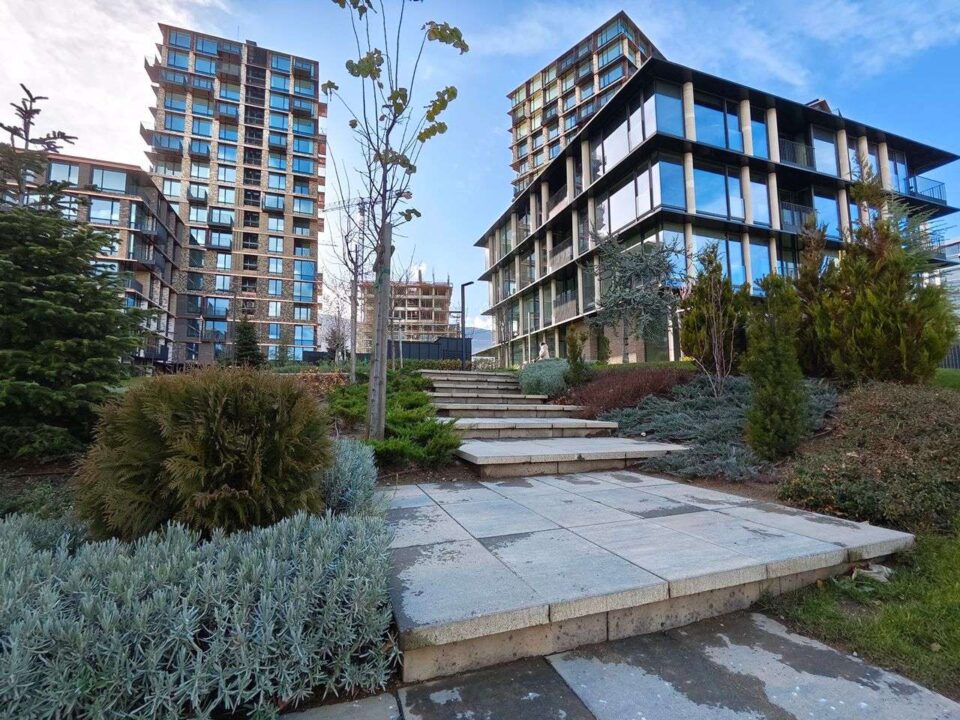 71gsmarena_136 بررسی گوشی پوکو F8 پرو - نیعان مگ