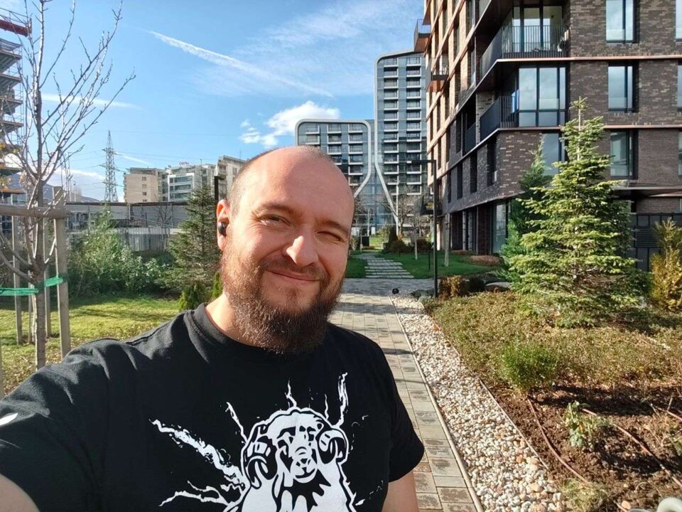 78gsmarena_123 بررسی گوشی پوکو F8 پرو - نیعان مگ