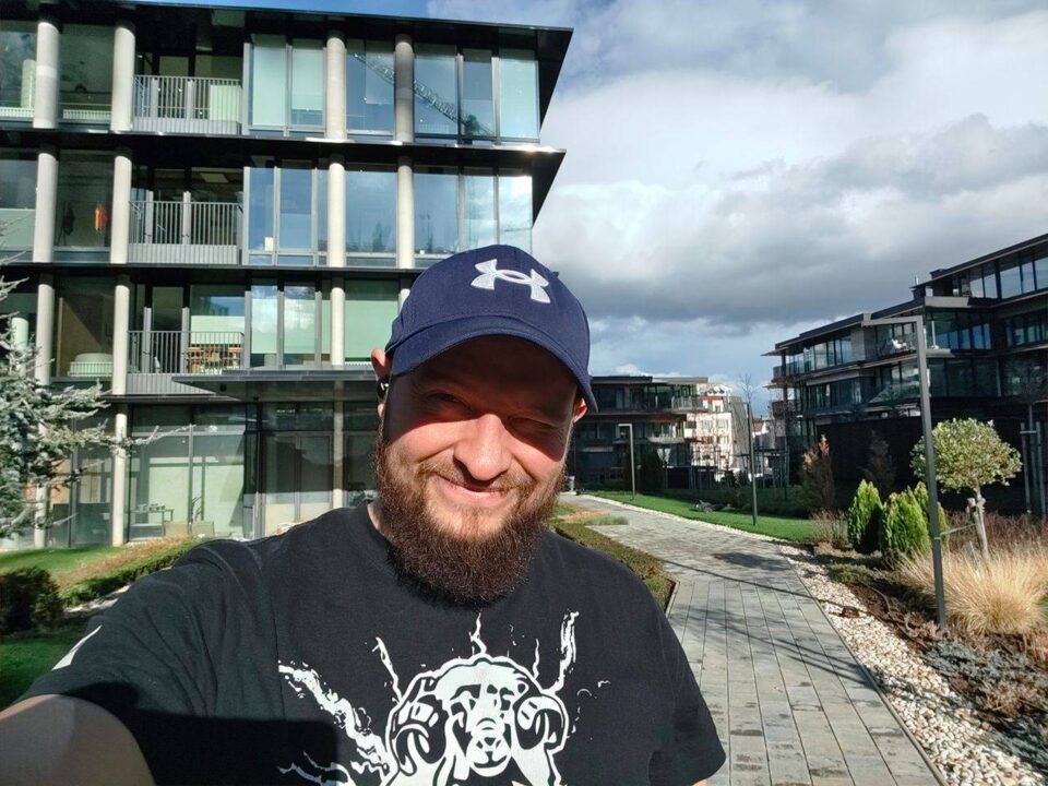 79gsmarena_124 بررسی گوشی پوکو F8 پرو - نیعان مگ