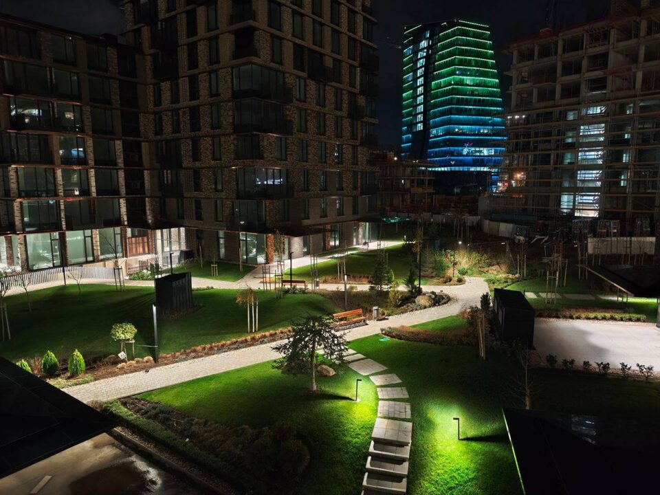 85gsmarena_091 بررسی گوشی پوکو F8 پرو - نیعان مگ