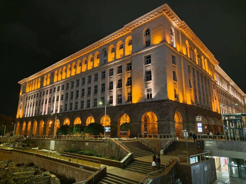 88gsmarena_094 بررسی گوشی پوکو F8 پرو - نیعان مگ