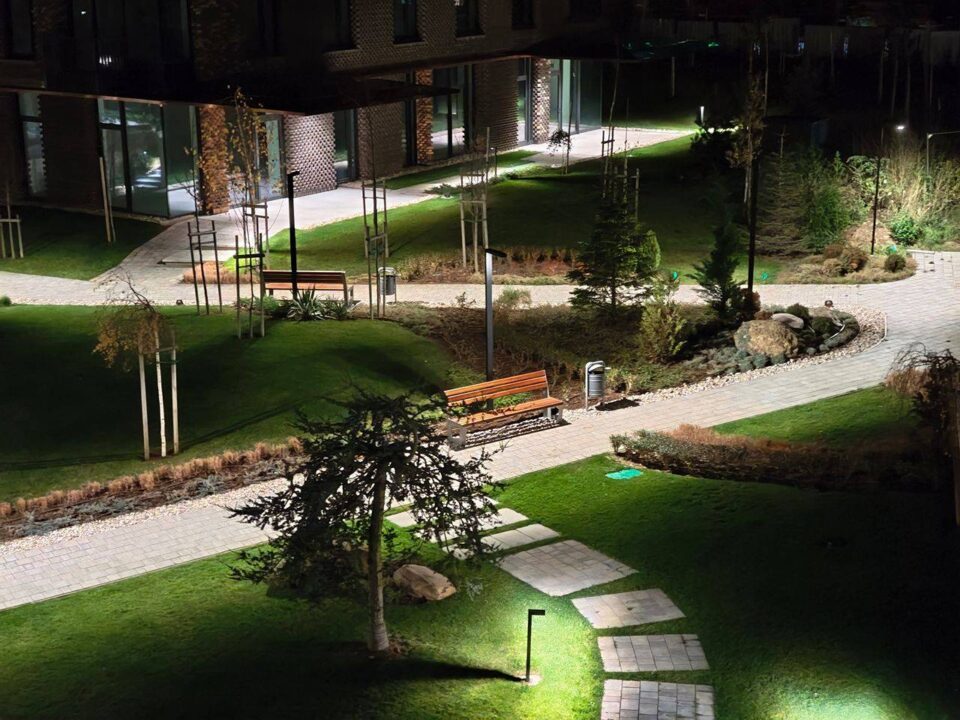 100gsmarena_015 بررسی گوشی پوکو F8 پرو - نیعان مگ