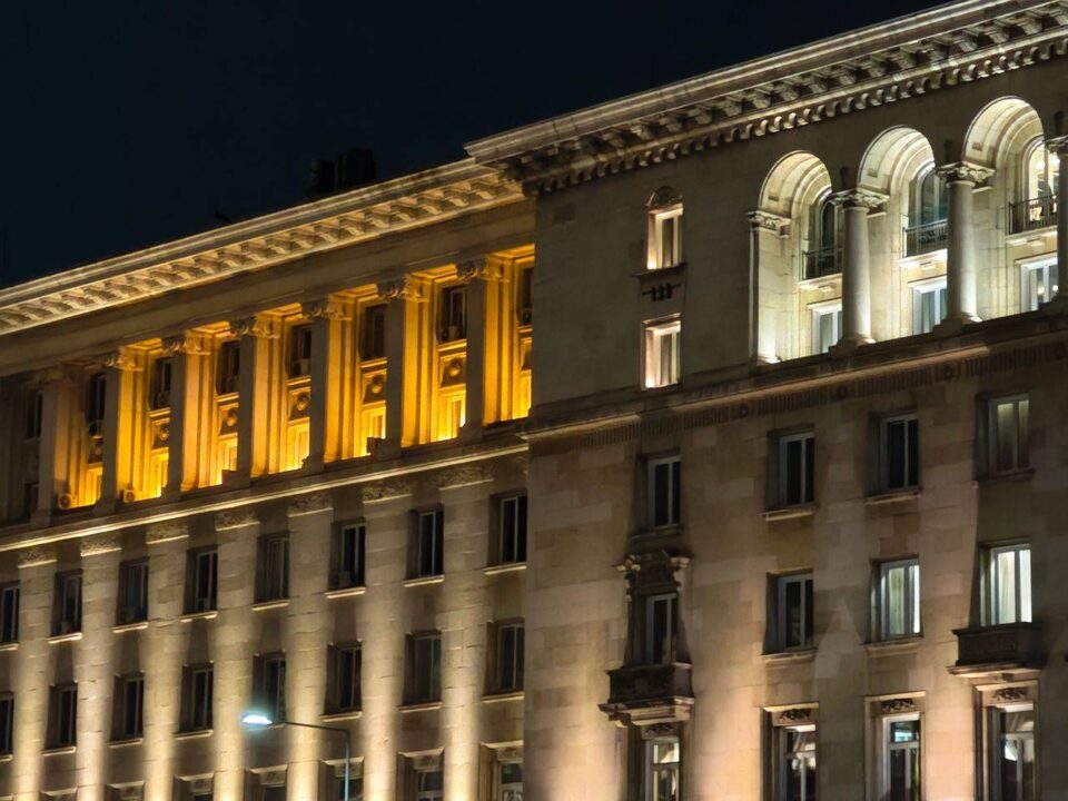 110gsmarena_062 بررسی گوشی پوکو F8 پرو - نیعان مگ