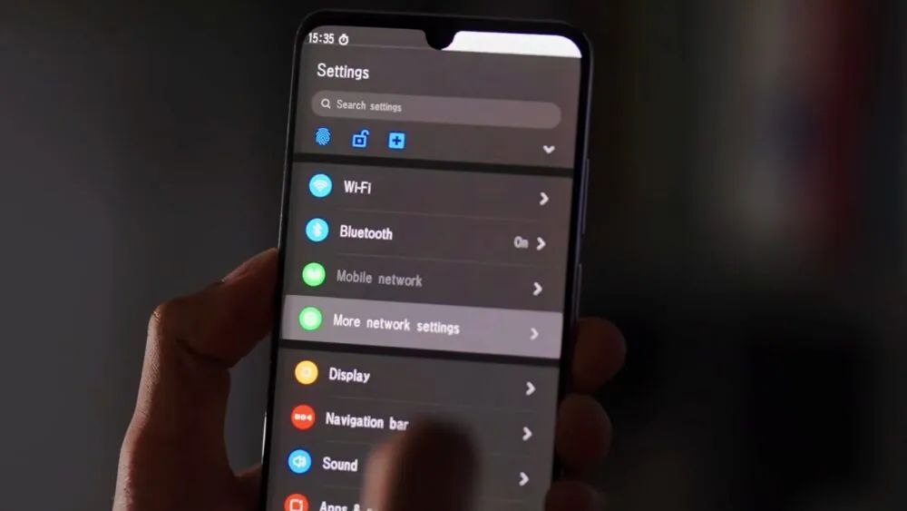 photo_5846050870909406357_y بررسی یوتیوبر مشهور نشان میدهد گوشیهای کره شمالی از کاربران جاسوسی میکند - نیعان مگ