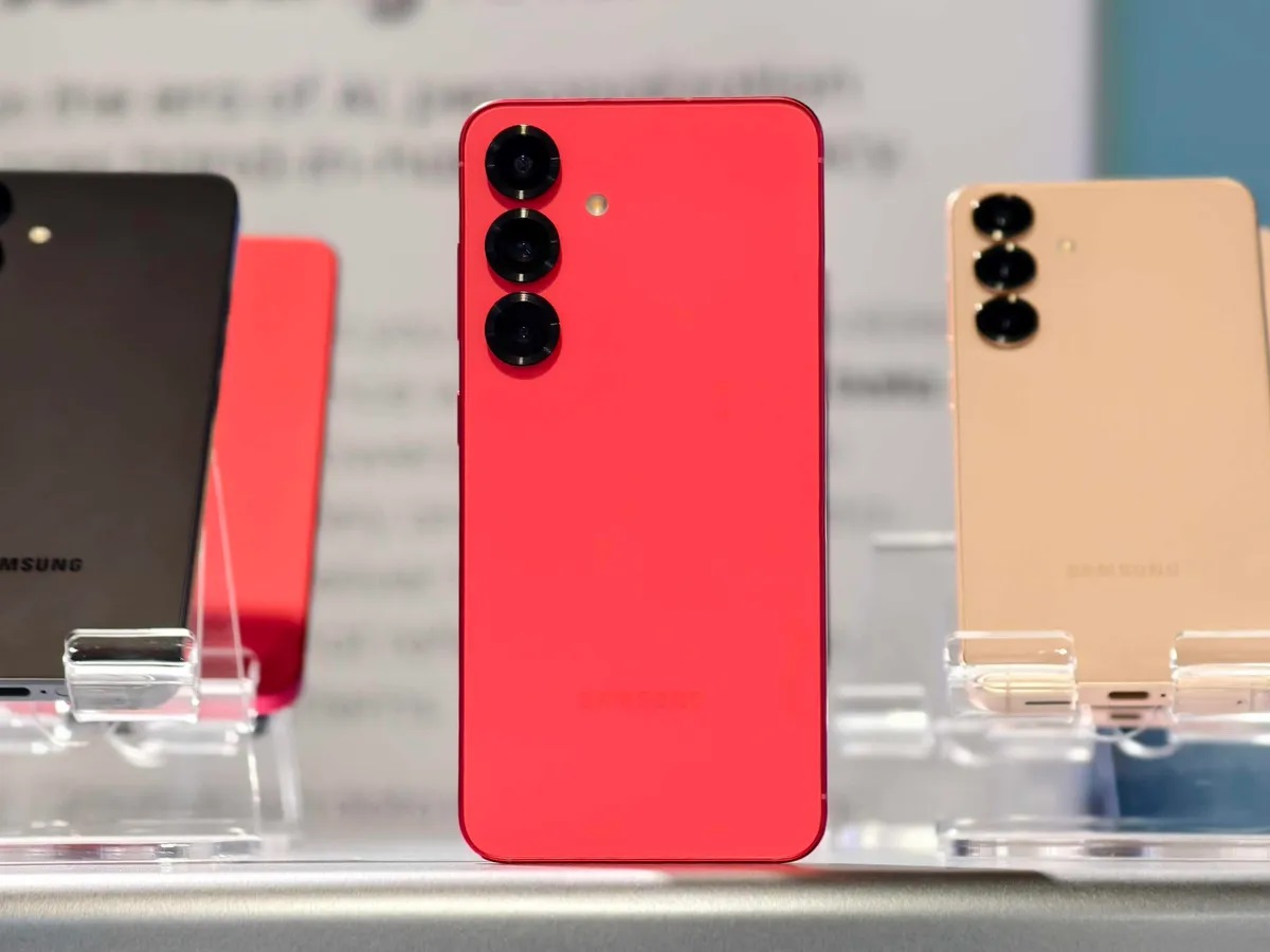 Samsung phone These are the best ones to buy in 2025- بهترین گوشیهای سامسونگ در سال ۲۰۲۵ - نیعان مگ