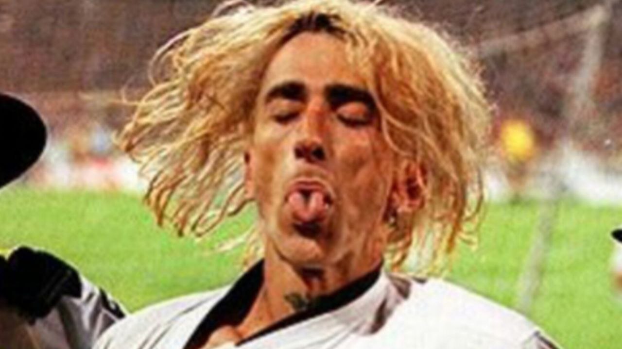 photo_5861779234420886610_y سالگرد پیروزی ایران برابر استرالیا و صعود به جامجهانی ۱۹۹۸: روزی که همه ایرانیان شاد بودند + تصاویر خاطرهانگیز - نیعان مگ