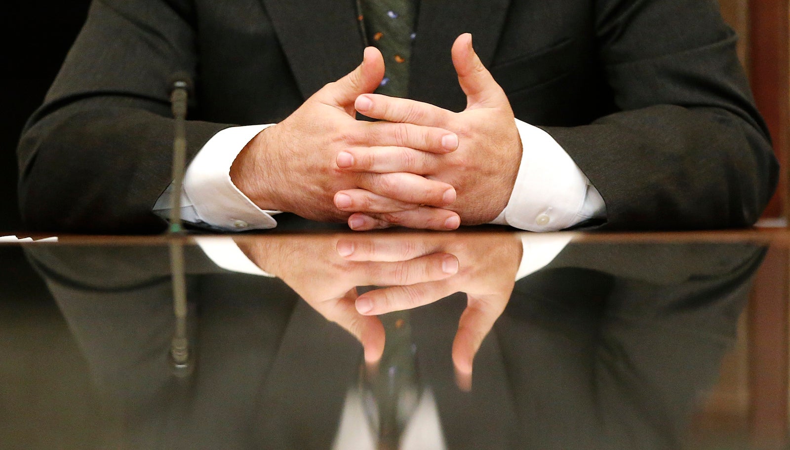 1000014187 چگونه یک دروغگو را تشخیص دهیم؟ ۱۰ نشانه مهم - نیعان مگ