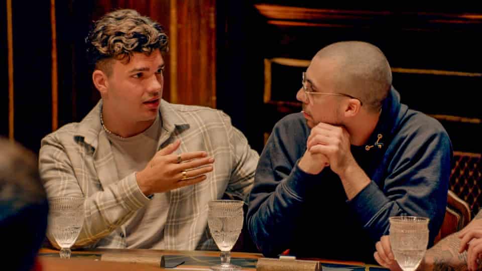 1000014181 چگونه یک دروغگو را تشخیص دهیم؟ ۱۰ نشانه مهم - نیعان مگ