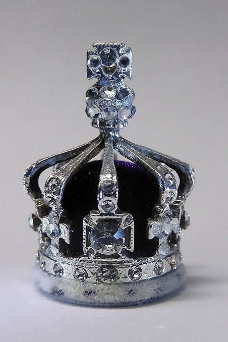 4Top 10 Most Expensive Royal Crown In The World 2025 ۱۰ تاج و جواهر سلطنتی گران قیمت جهان - نیعان مگ