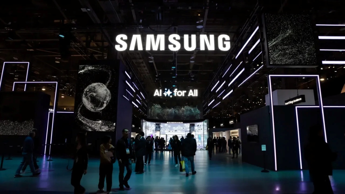 Samsung-logo-at-CES چرا سامسونگ پادشاه گوشیهای اندرویدی است؟ - نیعان مگ