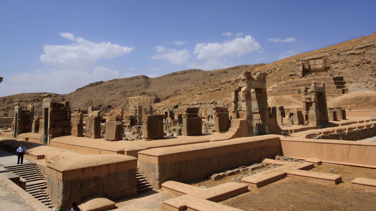 2 ۱۰ حقیقت باورنکردنی و جذاب از ایران باستان - نیعان مگ